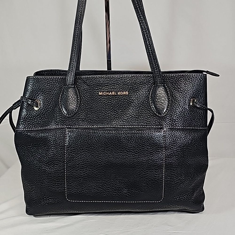 Michael Kors Mae East West Drawstring Leather Tote BFPM-06-288 EUC